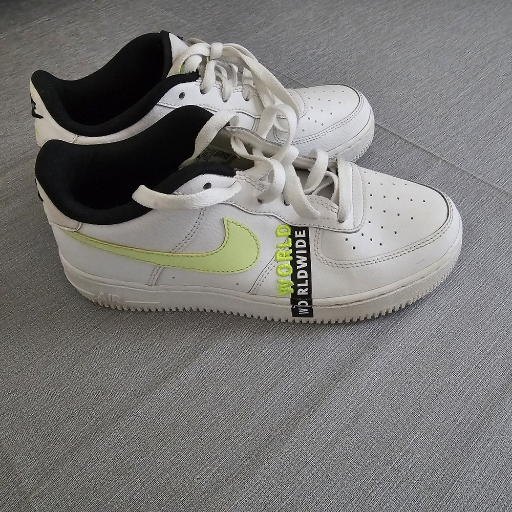 Nike Air Force 1 LV8 Low 1 Worldwide White BarelyVolt Sz 6 Youth CN8536-100